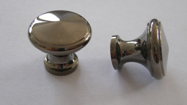 MASSIVER MESSINGKNOPF 30mm VERNICKELT BLANK