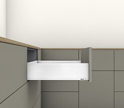 Oberfläche seidenweiß